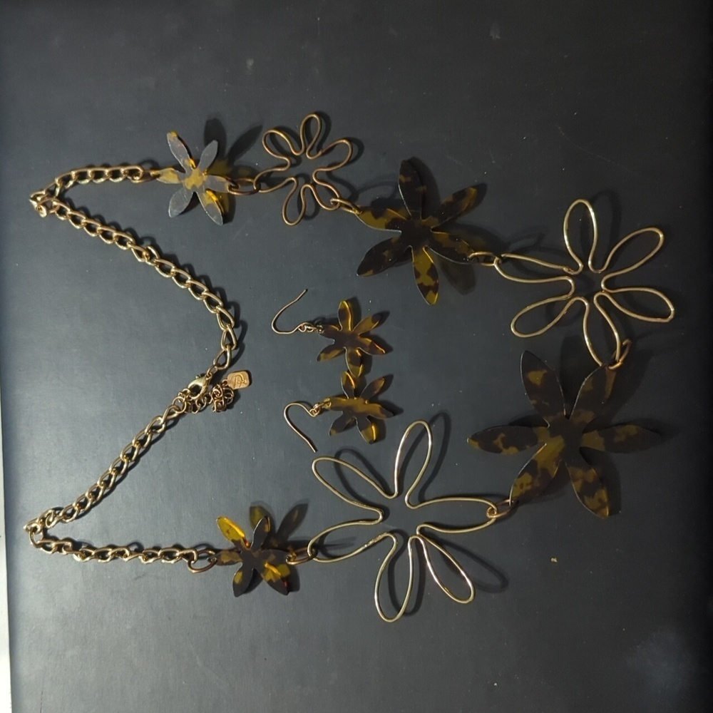You And I Gold Tone Brown Tortoise Shell Resin Flower Necklace And Earrings Set